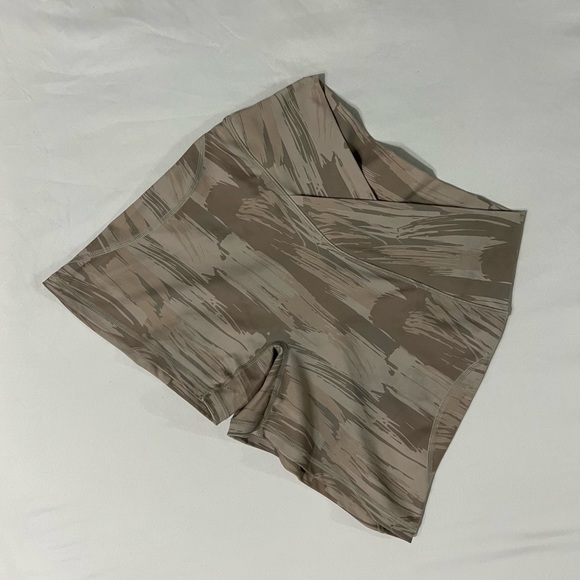 Alphalete Surface Set in Desert Canvas Camo - Picture 9 of 10